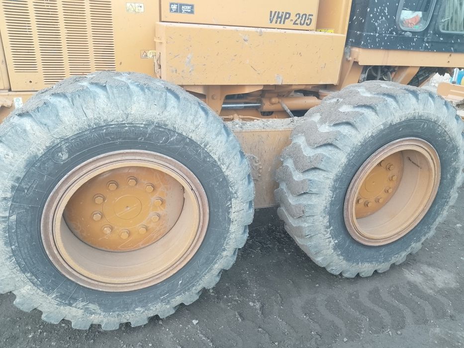 Шины 17 .5 - 25 на автогрейдер