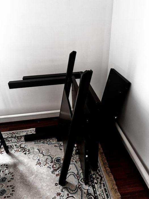 Раскладной стол с стульями