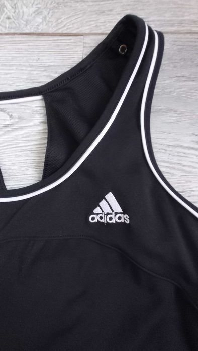 Adidas спортен топ 34р-р, It. 40 в черно, бяло