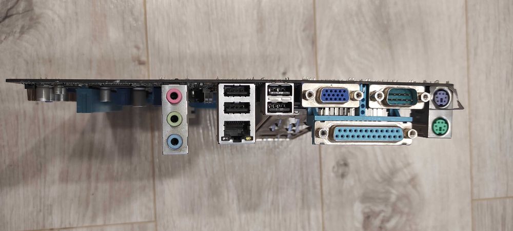 Материнская плата 1155