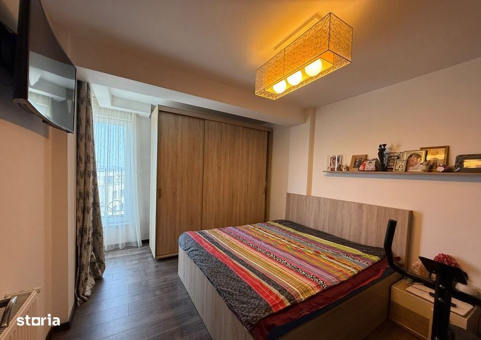 Apartament 3 camere, 90mp, 2 parcari, balcon, zona Andrei Muresanu