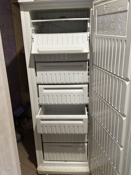 Продам морозильник