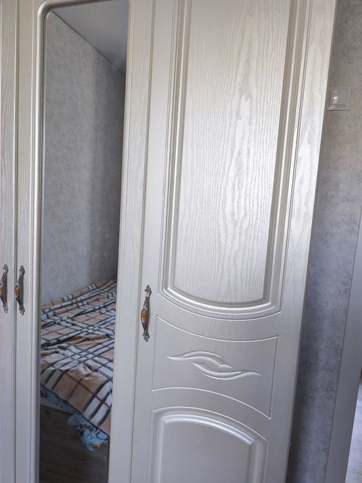Продается спальный гарнитур