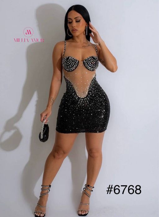 Платья со стазами