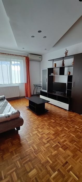 Inchiriez apartament cu 2 camere in zona Gojdu.