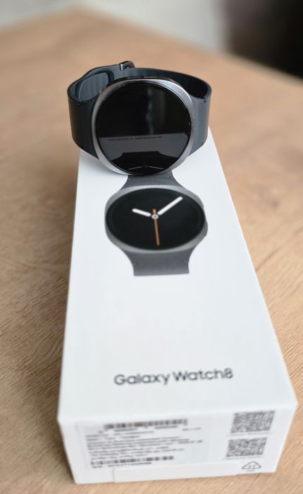 Galaxy watch 8 44 mm.