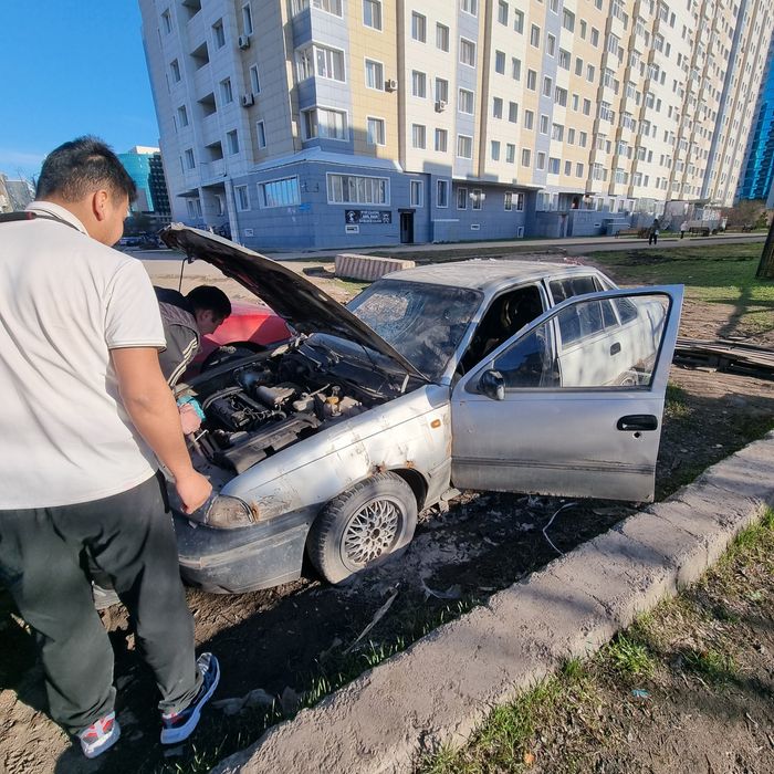 Продам автомобиль некся 1