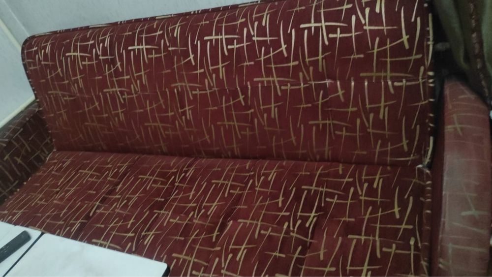 Отдам даром диван