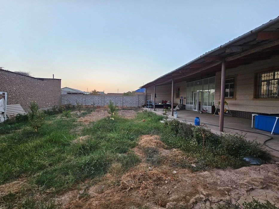 Ховли срочно сотилади