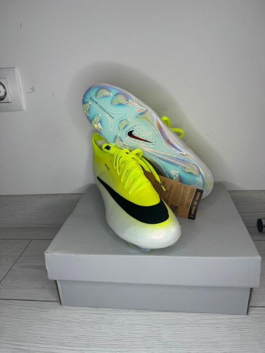 Ghete fotbal noi Elite Version originale