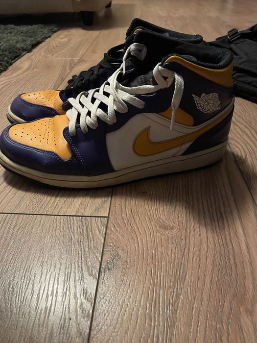 Jordan 1 mid lakers