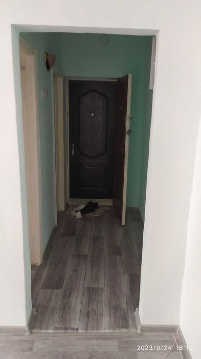 Сдаю 3- х комнатную квартиру в центре