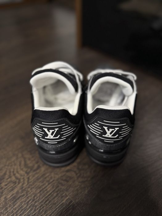 Adidasi LV Trainer 43