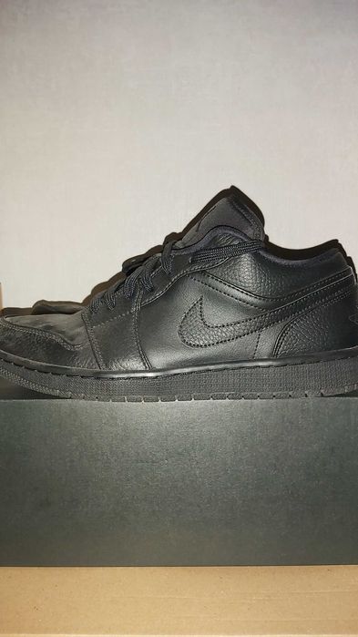 Jordan 1 Low Triple Black - Номер 43