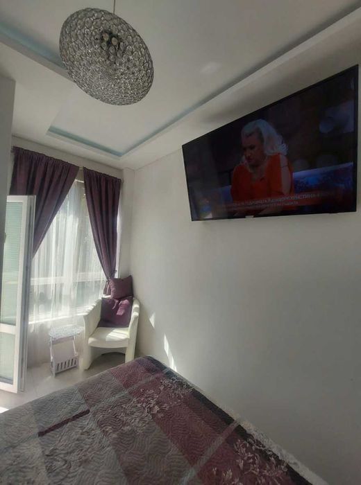 Дава се под наем Двустаен апартамент в София, Център - 68 кв.м за 847.62 € - Снимка #1