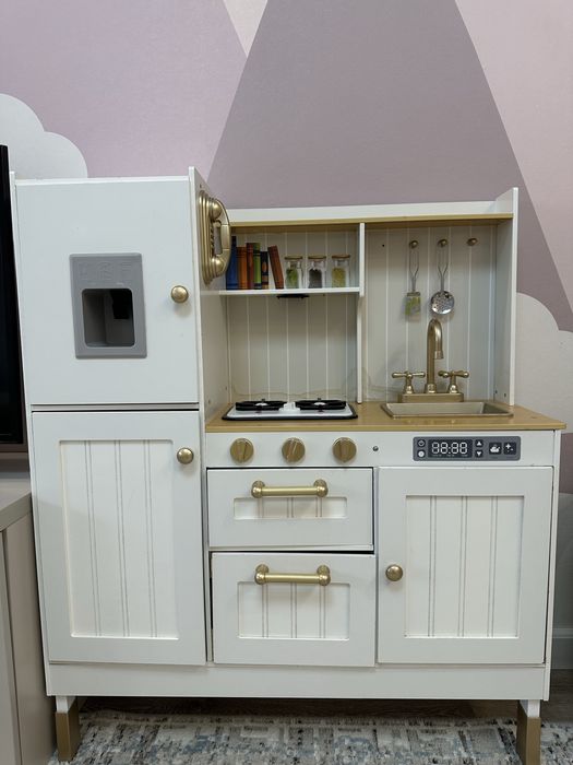 Детская кухня из дерево