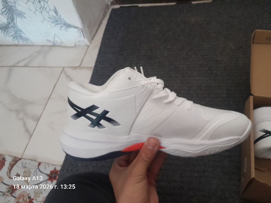 Красовки asiks FF Blast