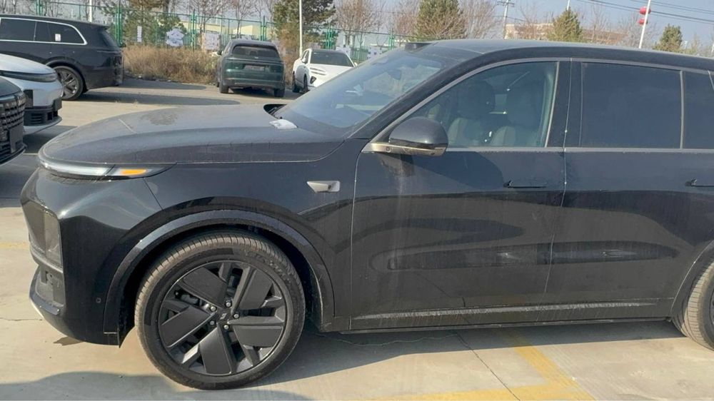 LIXIANG l9- Qora rang Restayling