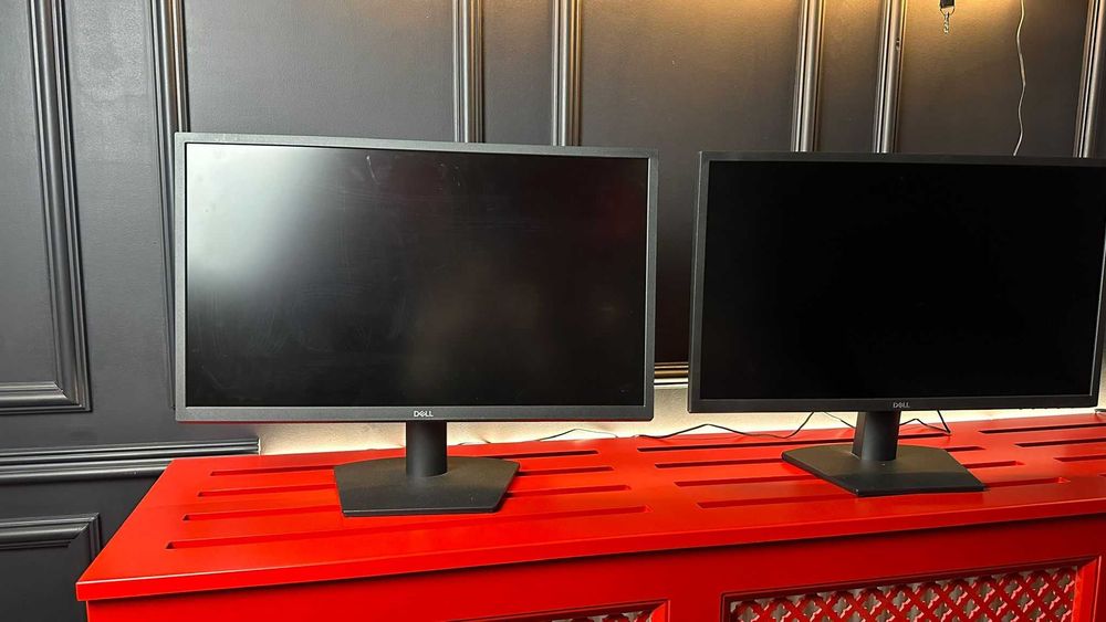 Unitate GAMING + 2 monitoare de vanzare