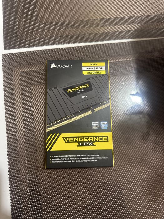 Memorie crosair venegance XMP 16GB (2x8GB) , DDR4