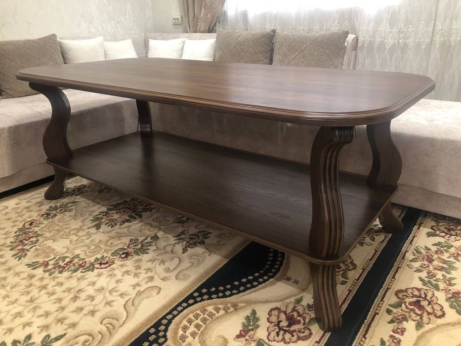 Stol, holati yangi, sifati a'lo, foydalanilmagan