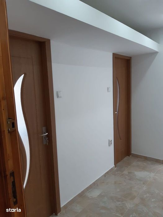 De inchiriat apartament cu 2 camere si balcon, renovat,mobilat 1100lei