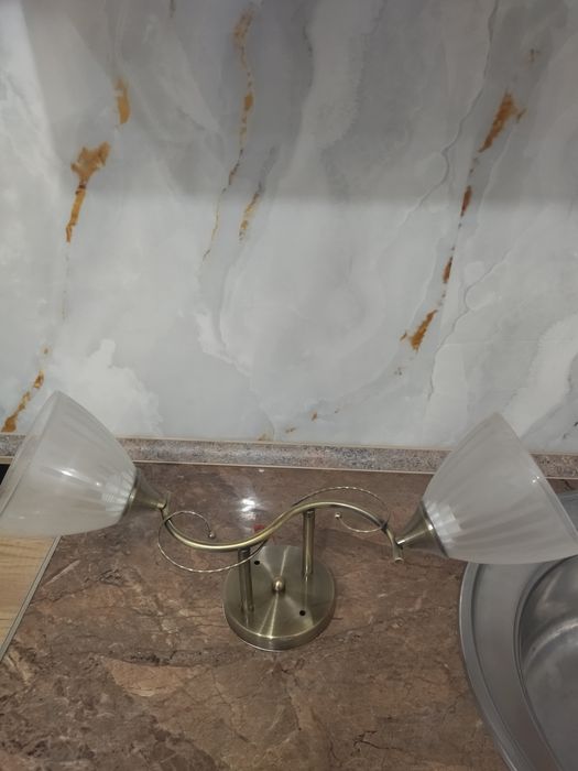 Продам люстру не дорого