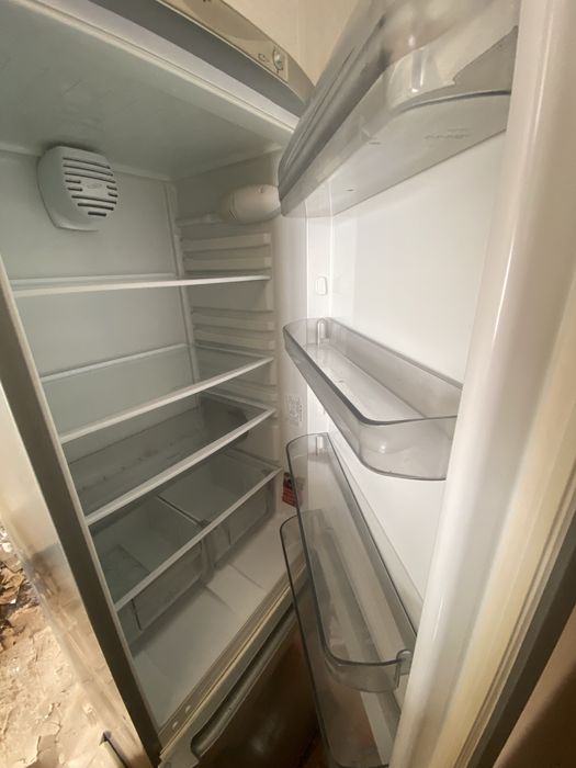 Холодильник hotpoin ariston