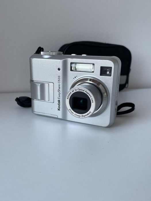 Camera Foto Digitala KODAK EasyShare C533 Silver 5.0MP  3x Optical Zoom 2GB Digital Point and Shoot Camera