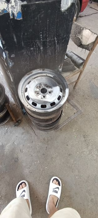 Продам запчасти Карина е