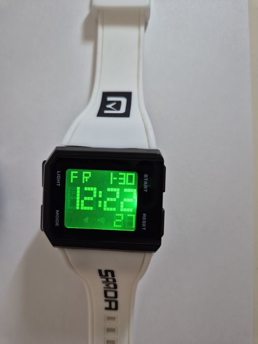 Ceas unisex, condiții bune de funcționare si estetice.