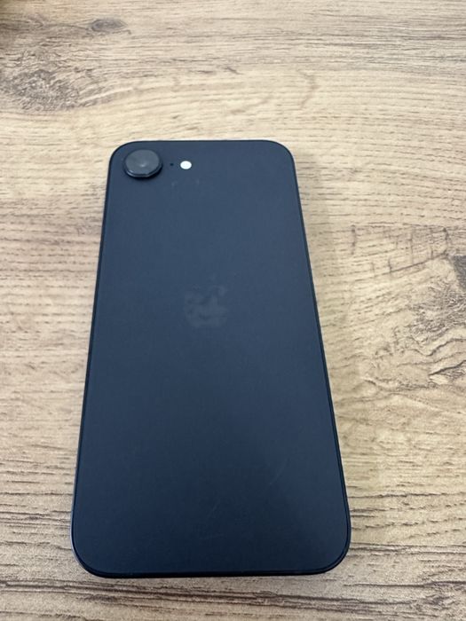 Iphone 16e batareya 100%