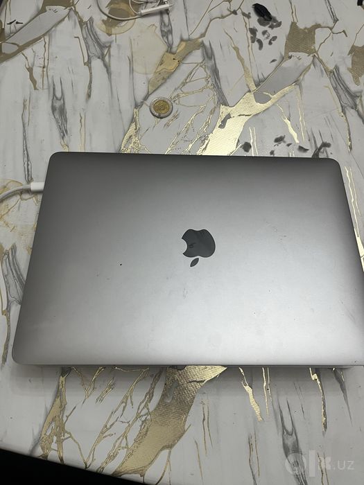 Macbook air i5 хорошее состояние