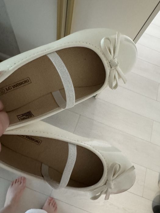 Продам детские босоножки