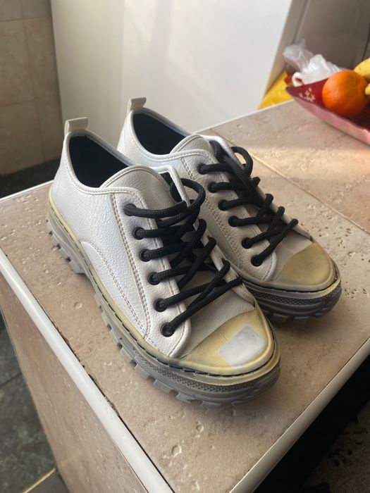 Маратонки кожени бели