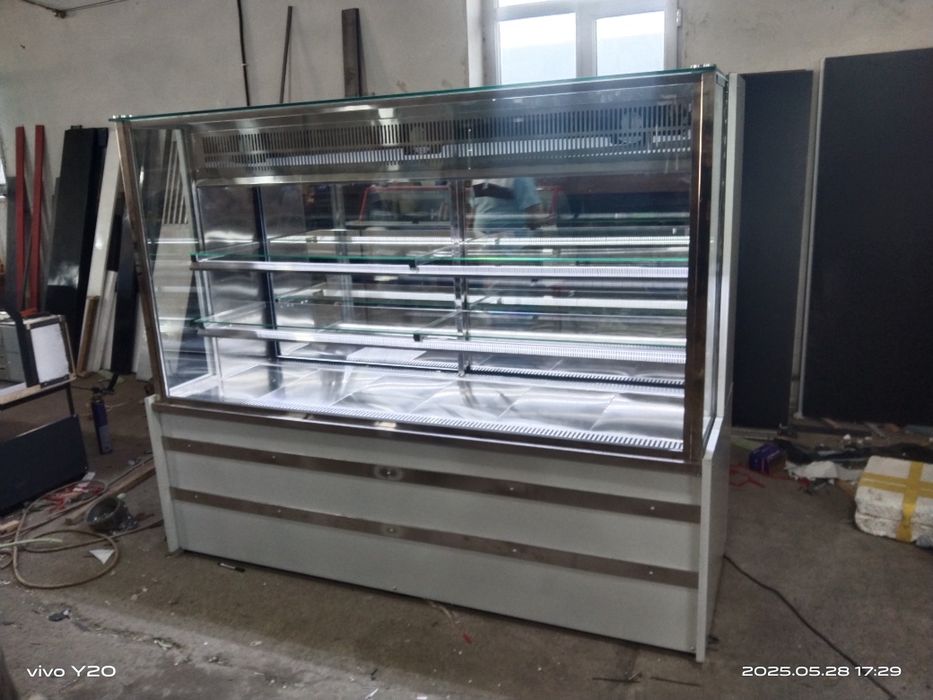 Витрина холодильник торт учун