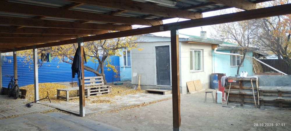 Часть дома. В 20 микрорайоне.