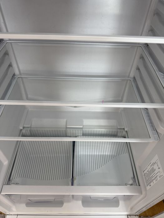 Продам холодильник Indesit ST 14510