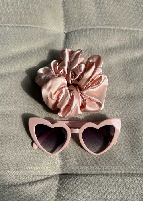 Аксесоари за моминско парти - очила, лампички с щипки за снимки и др.