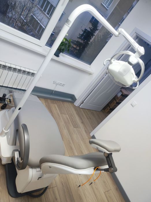 Стол за преглед с рефлектор