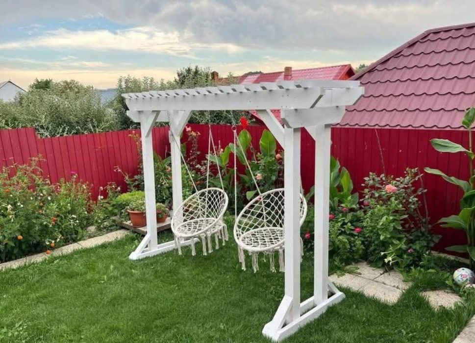 La  comandă leagane (balansoar) mese,bănci,foișoare din lemn