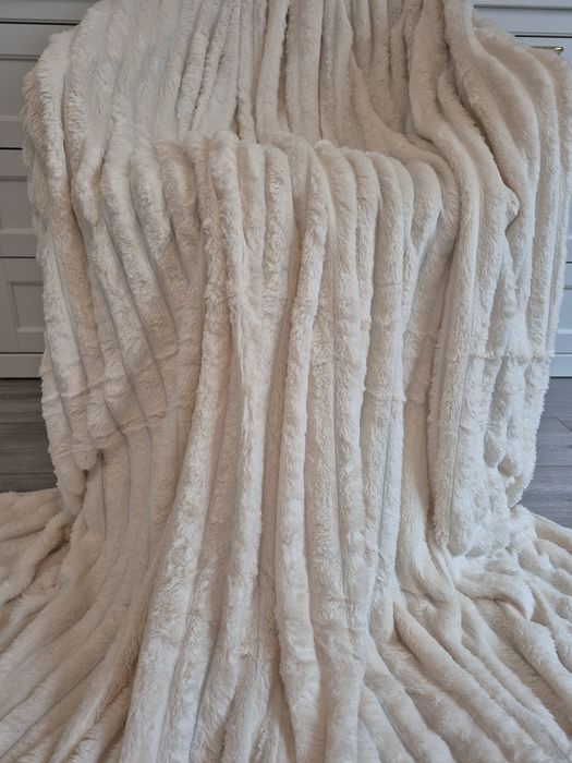 230x200 nuanta delicata de Ivoire patura design tip Sherpa Cozy & Soft