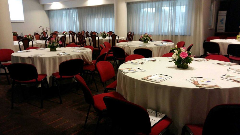 Organizam conferinte, botezuri, mese festive