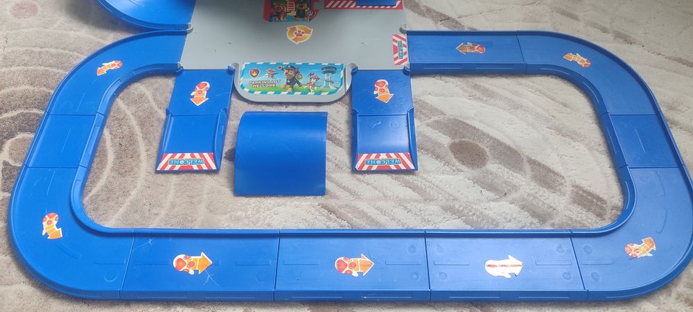 Парковка щенячий патруль и игрушки
