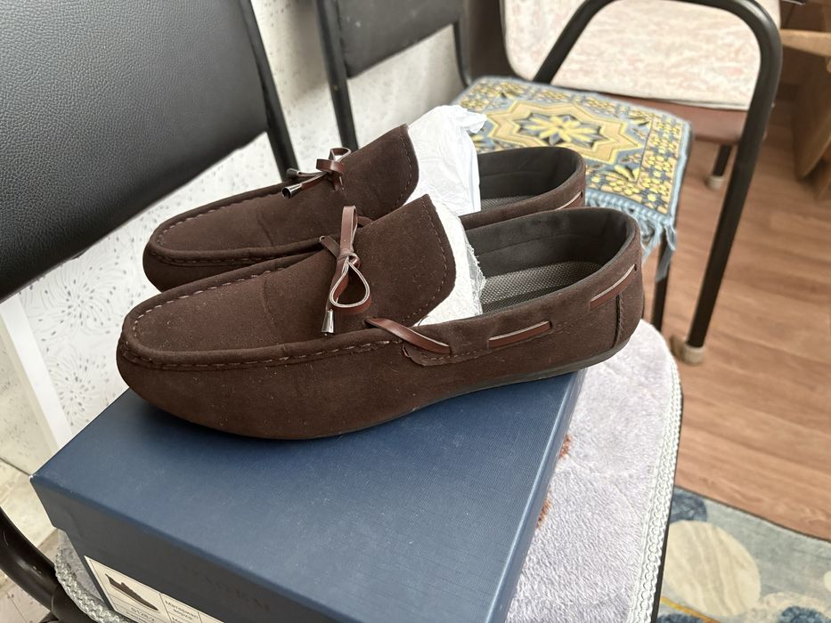 Продам кроссовку и мокасин