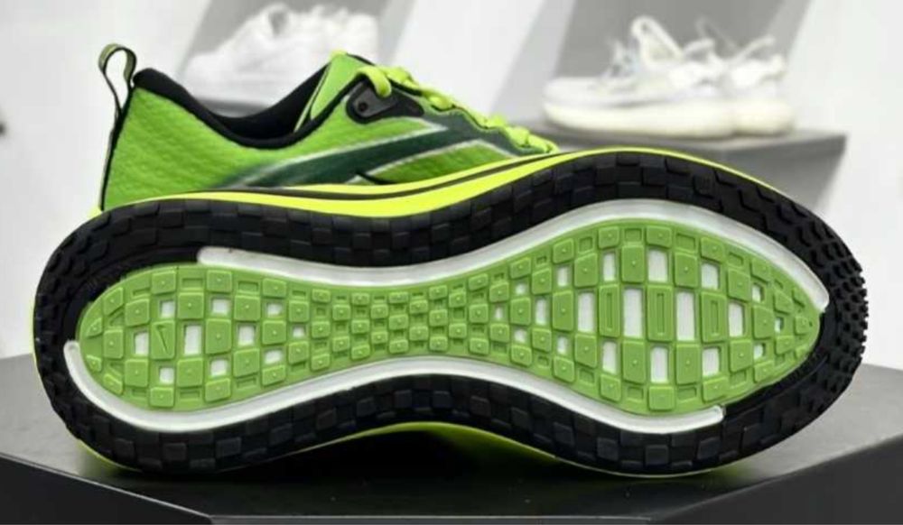 Нови мъжки маратонки Nike Vomero Plus Ekiden Pack Volt