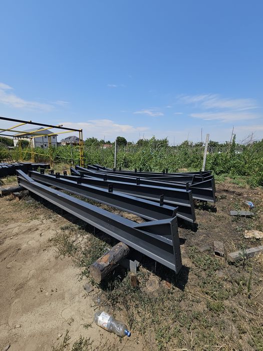 Vând structura metalica