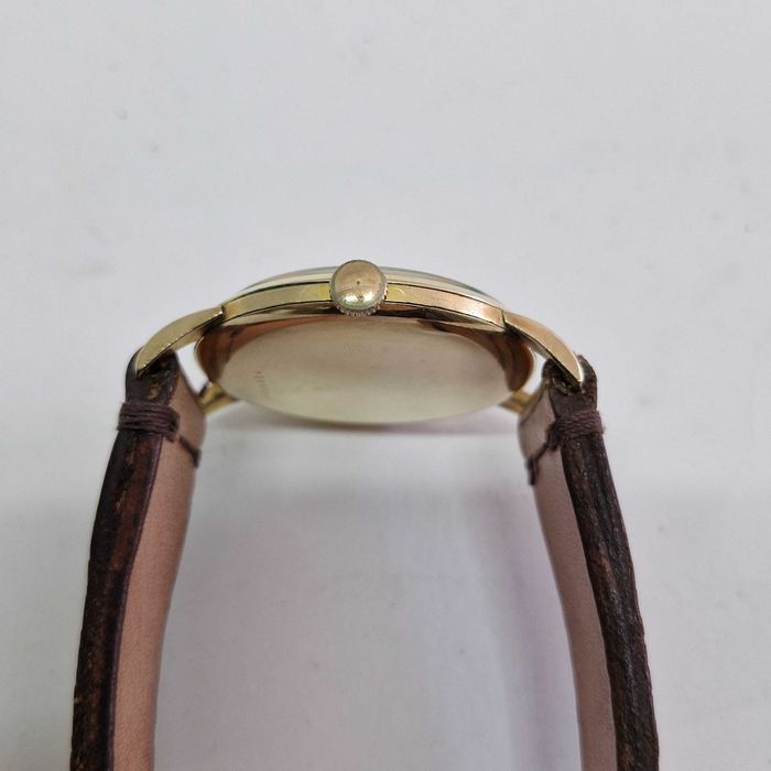 Liquid Money vinde - Ceas vintage Zenith Stellina 35mm