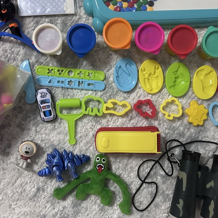 Продаю детские игрушки