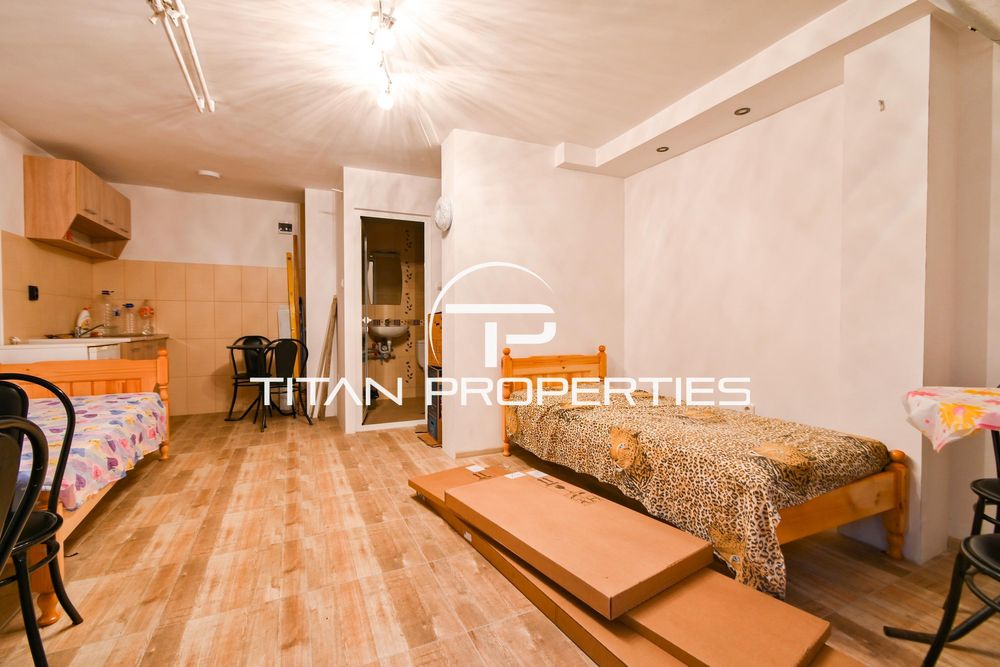 Дава се под наем Едностаен апартамент в София, Център - 34 кв.м за 398.82 € - Снимка #1